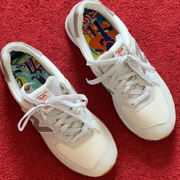 New Balance 574 MADE IN USA 'PRIDE'- Men Size 10.5 - Picture 2 of 5